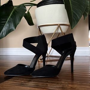 Stunning black stilettos with ankle zip